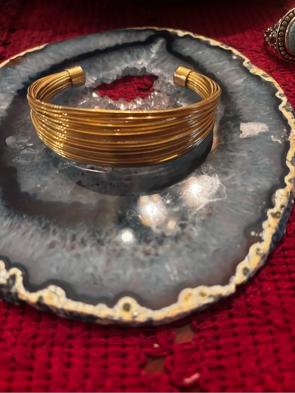 N/A elegant gold